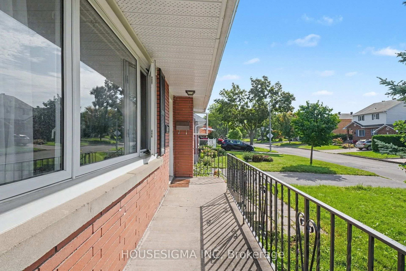 1047 Richard Avenue • Ottawa, ON photo 4