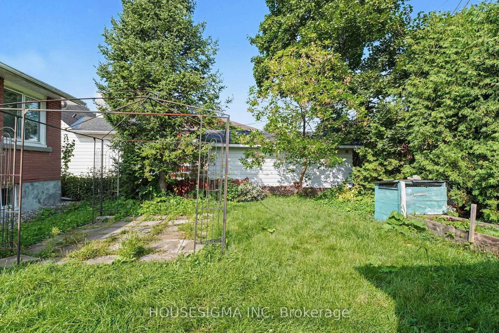 1047 Richard Avenue • Ottawa, ON photo 41