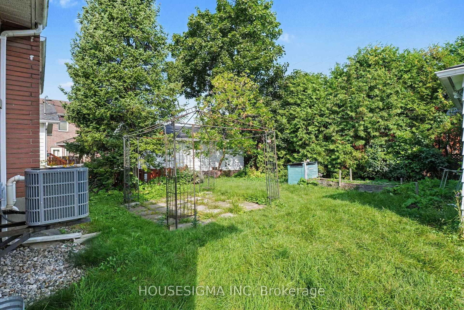 1047 Richard Avenue • Ottawa, ON photo 42