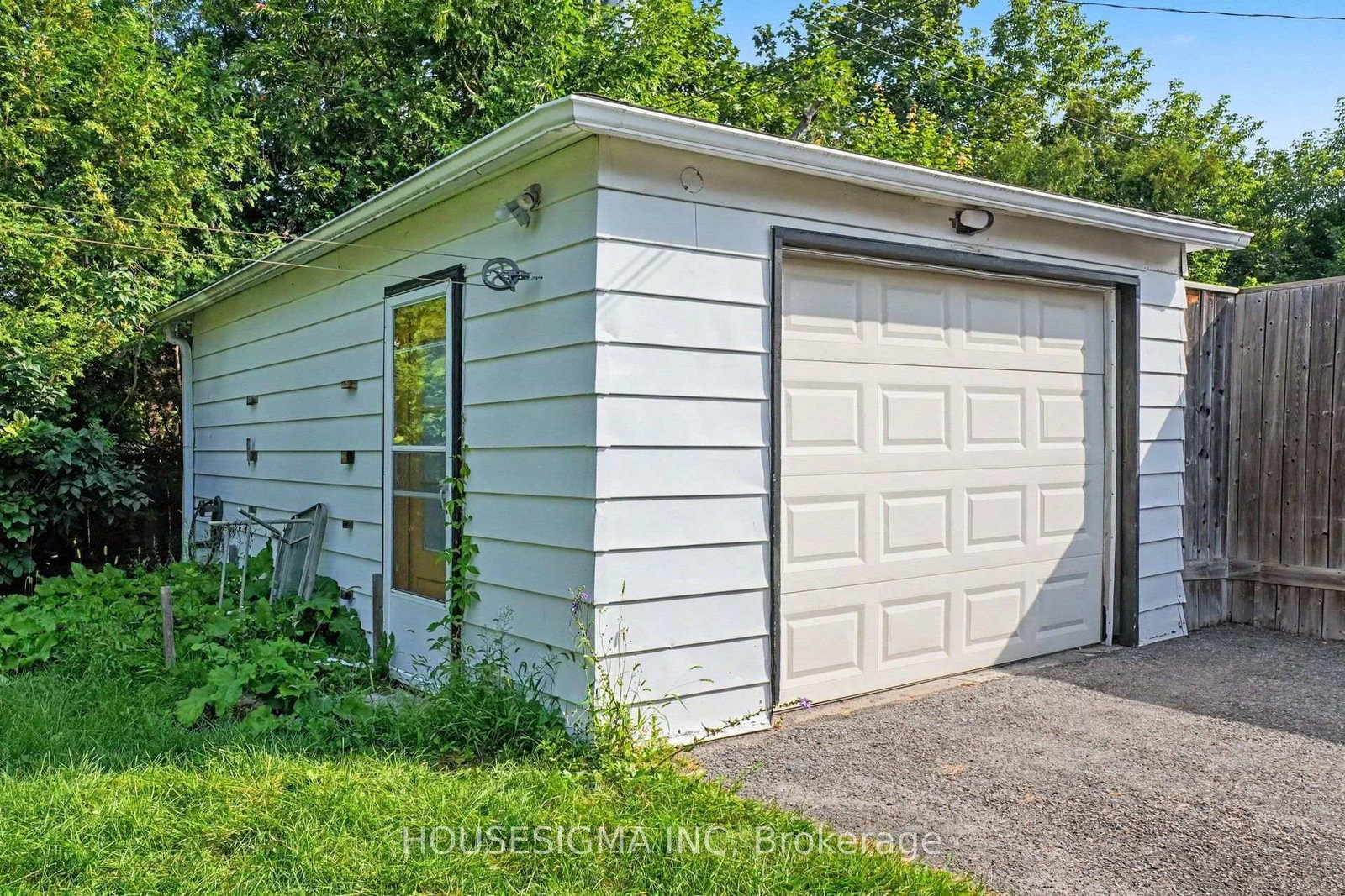 1047 Richard Avenue • Ottawa, ON photo 44