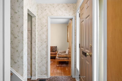 528 Browning Avenue • Ottawa, ON photo 6