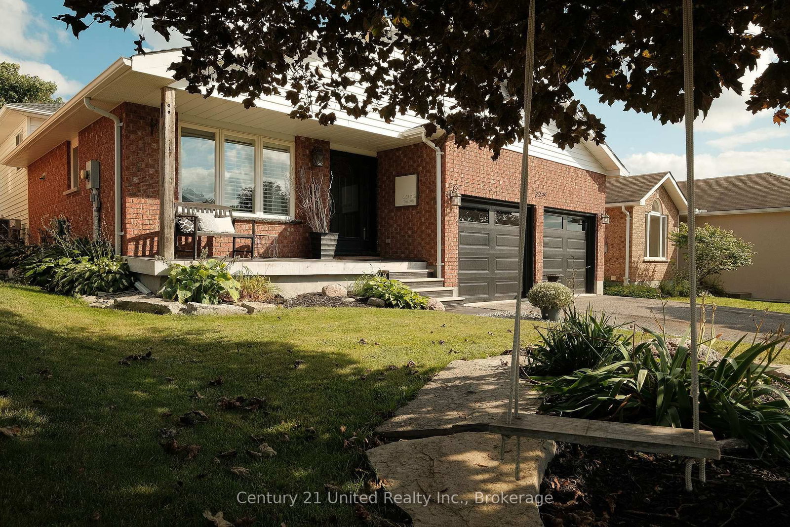 2229 Lorraine Drive • Peterborough, ON photo 2