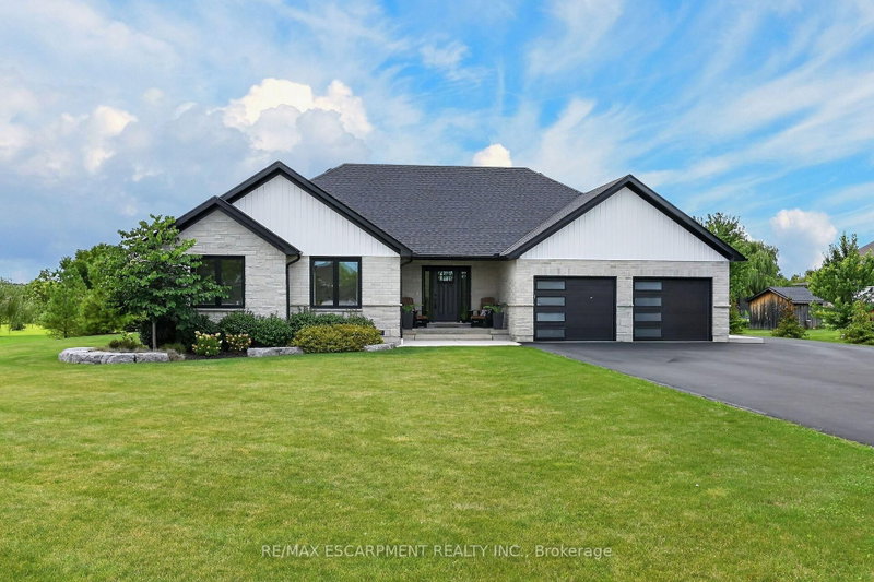 33 MONTURE Street N