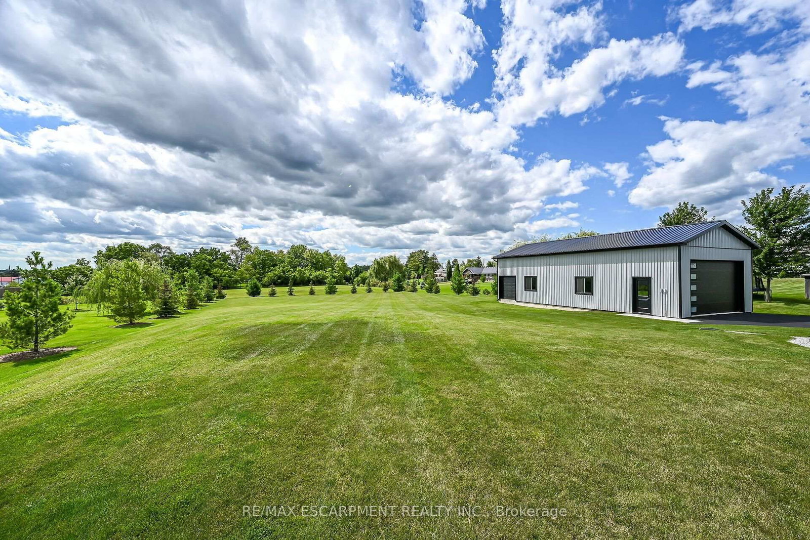 33 MONTURE Street N • Haldimand, ON photo 5