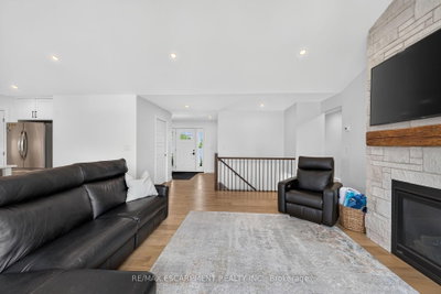 33 MONTURE Street N • Haldimand, ON photo 9