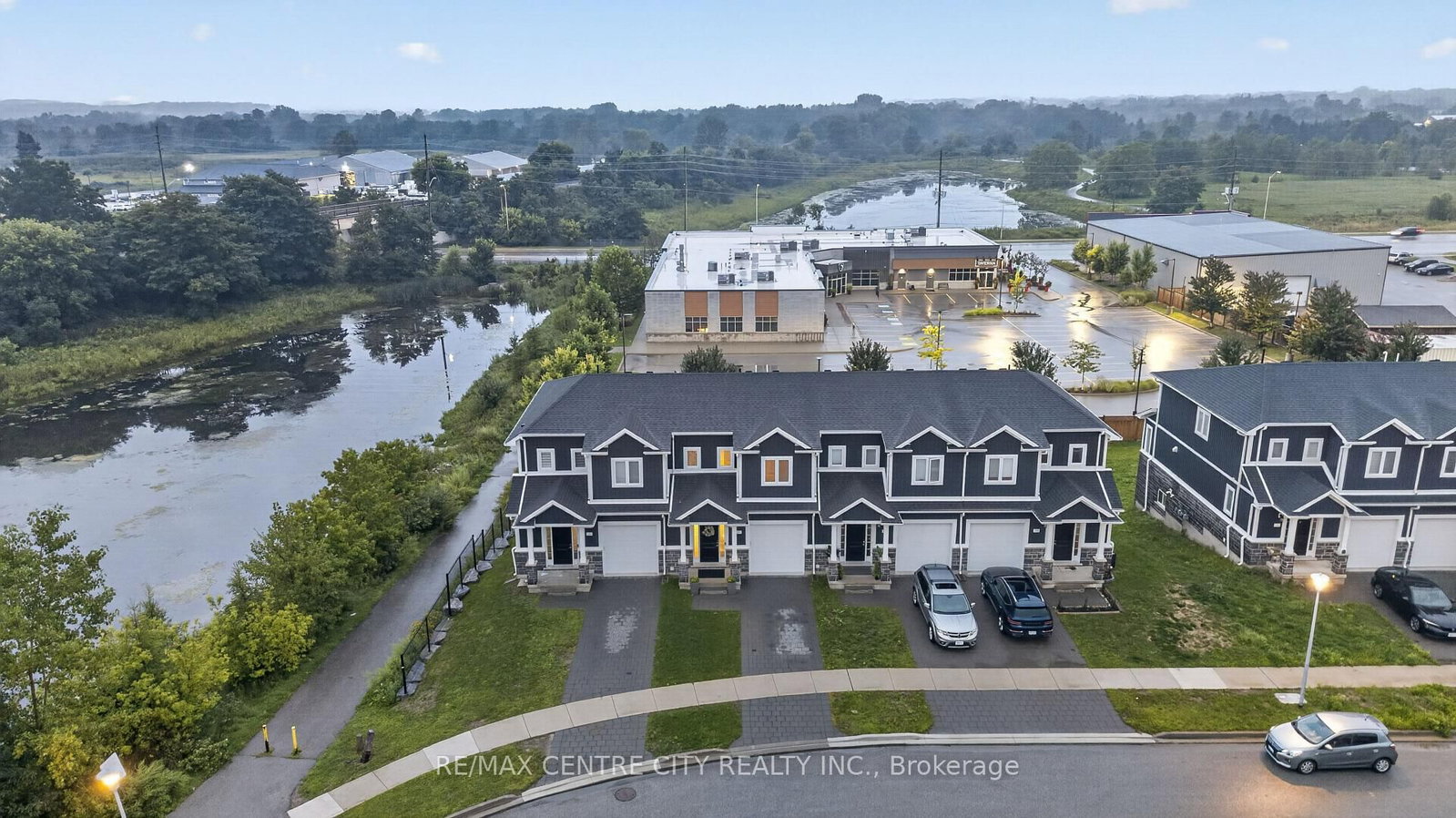 1740 Finley Crescent • London North, ON photo 2