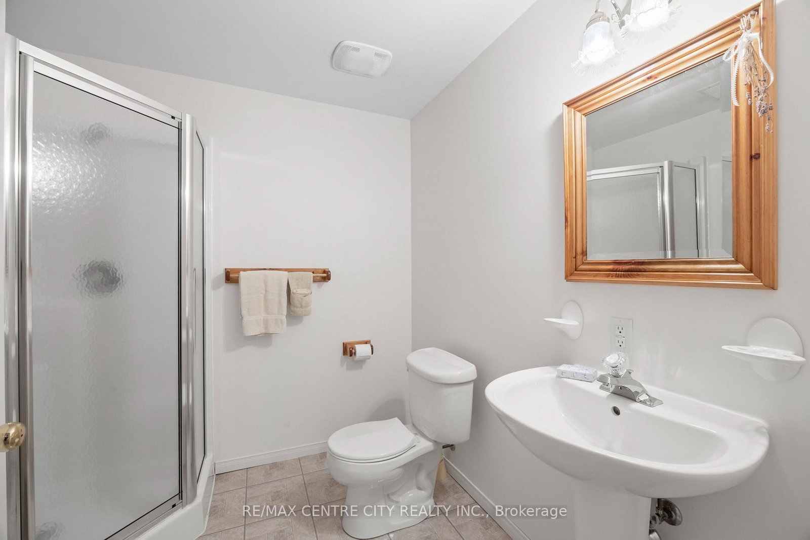 33 Ilderbrook Circle • Middlesex Centre, ON photo 27