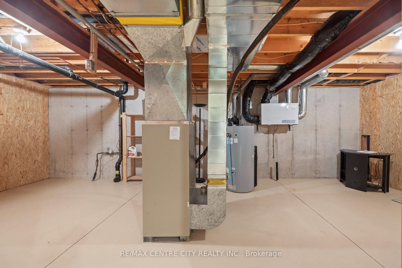 33 Ilderbrook Circle • Middlesex Centre, ON photo 30