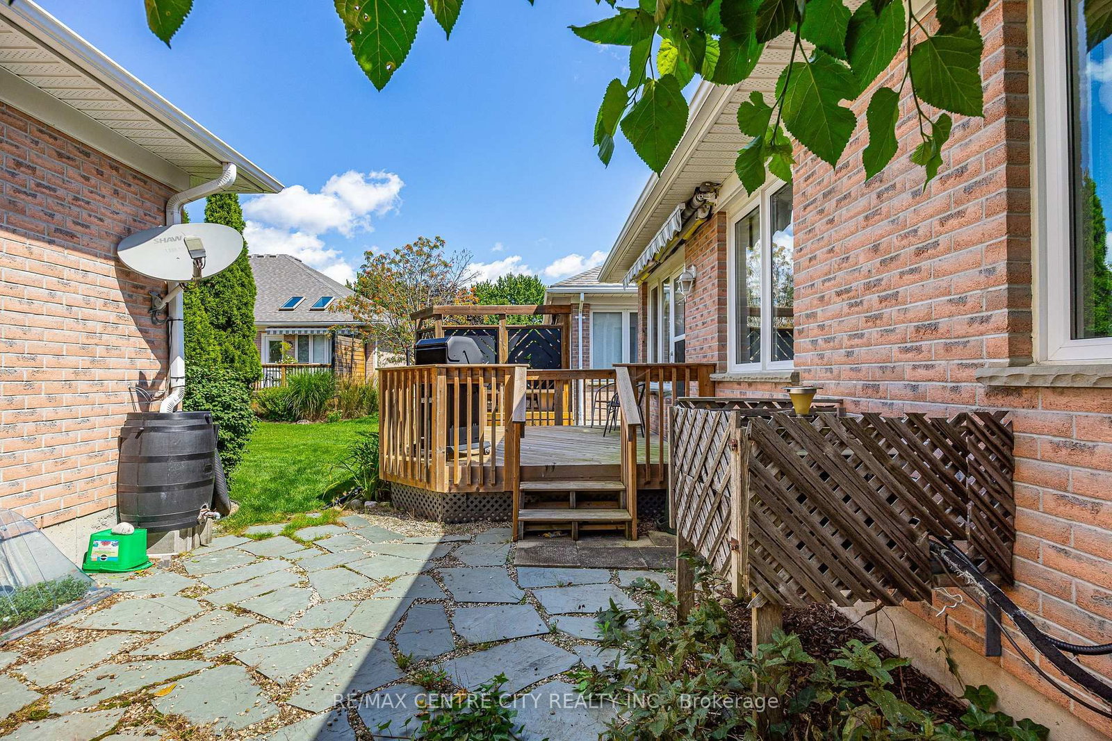 33 Ilderbrook Circle • Middlesex Centre, ON photo 36