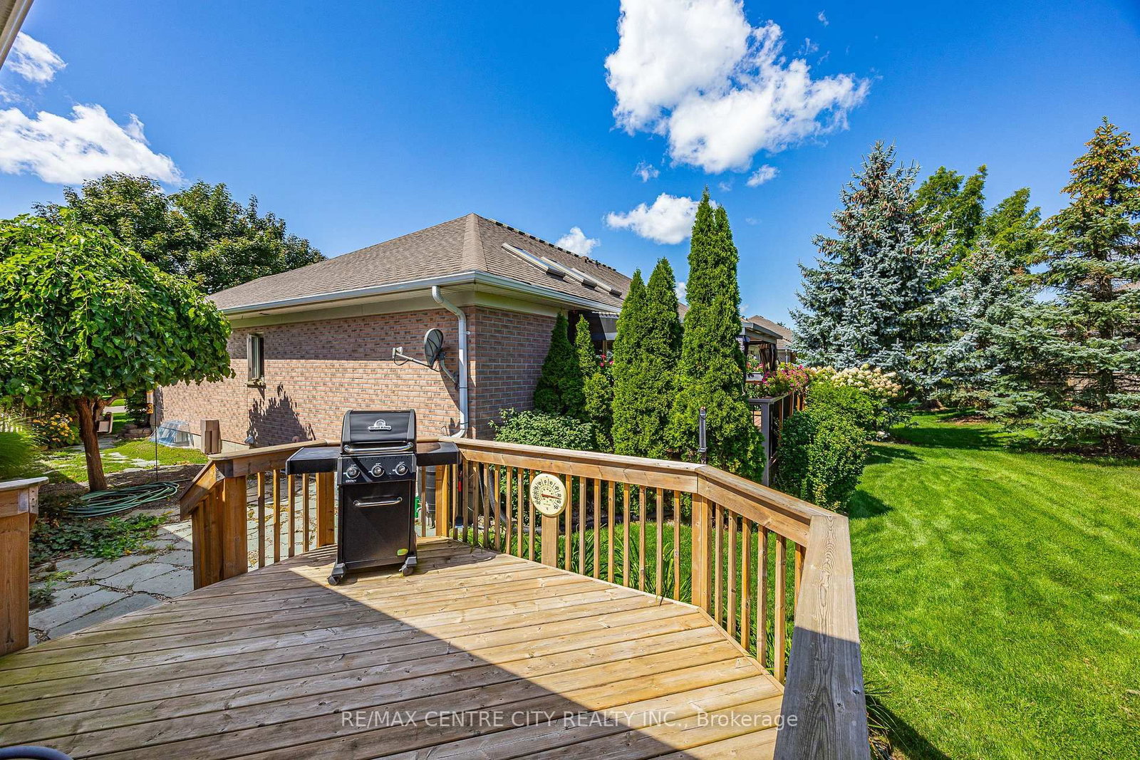 33 Ilderbrook Circle • Middlesex Centre, ON photo 38