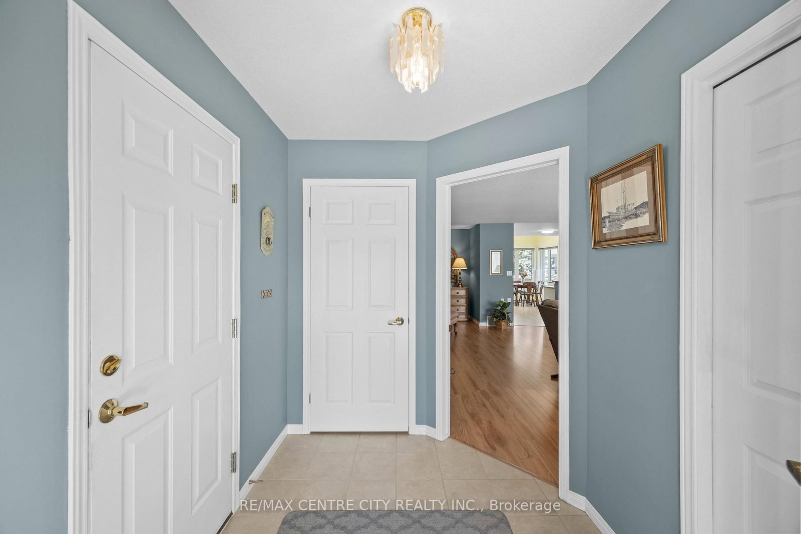 33 Ilderbrook Circle • Middlesex Centre, ON photo 4