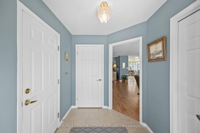 33 Ilderbrook Circle • Middlesex Centre, ON photo 4