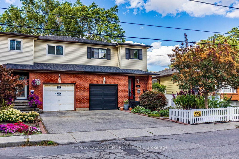 336 Jackson Street W