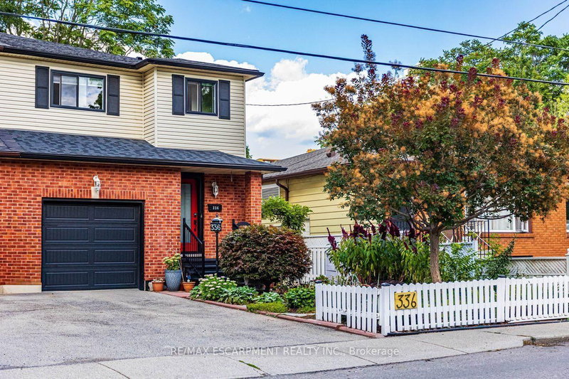336 Jackson Street W