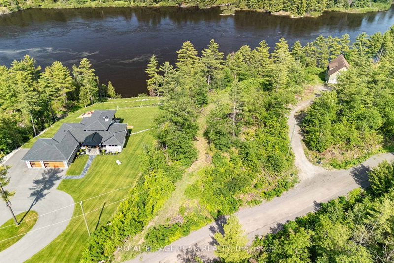 77 Carriage Landing Drive
