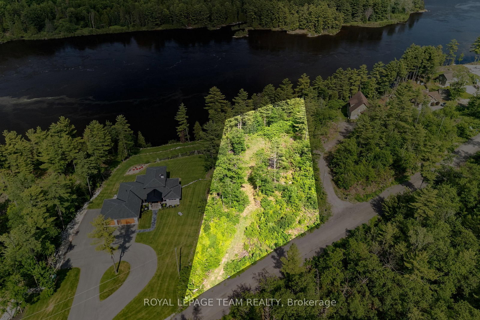 77 Carriage Landing Drive • Haley Station, ON photo 3