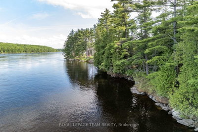 77 Carriage Landing Drive • Haley Station, ON photo 8