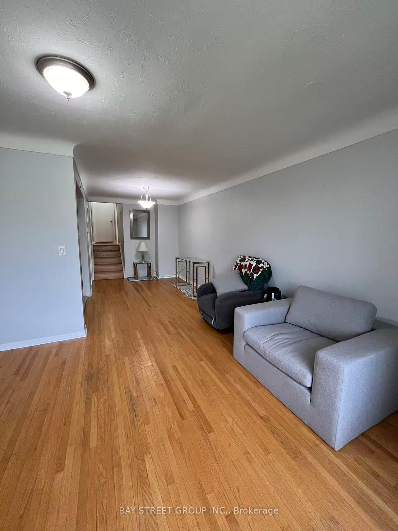 65 SAINT ANDREWS Avenue • Welland, ON photo 4