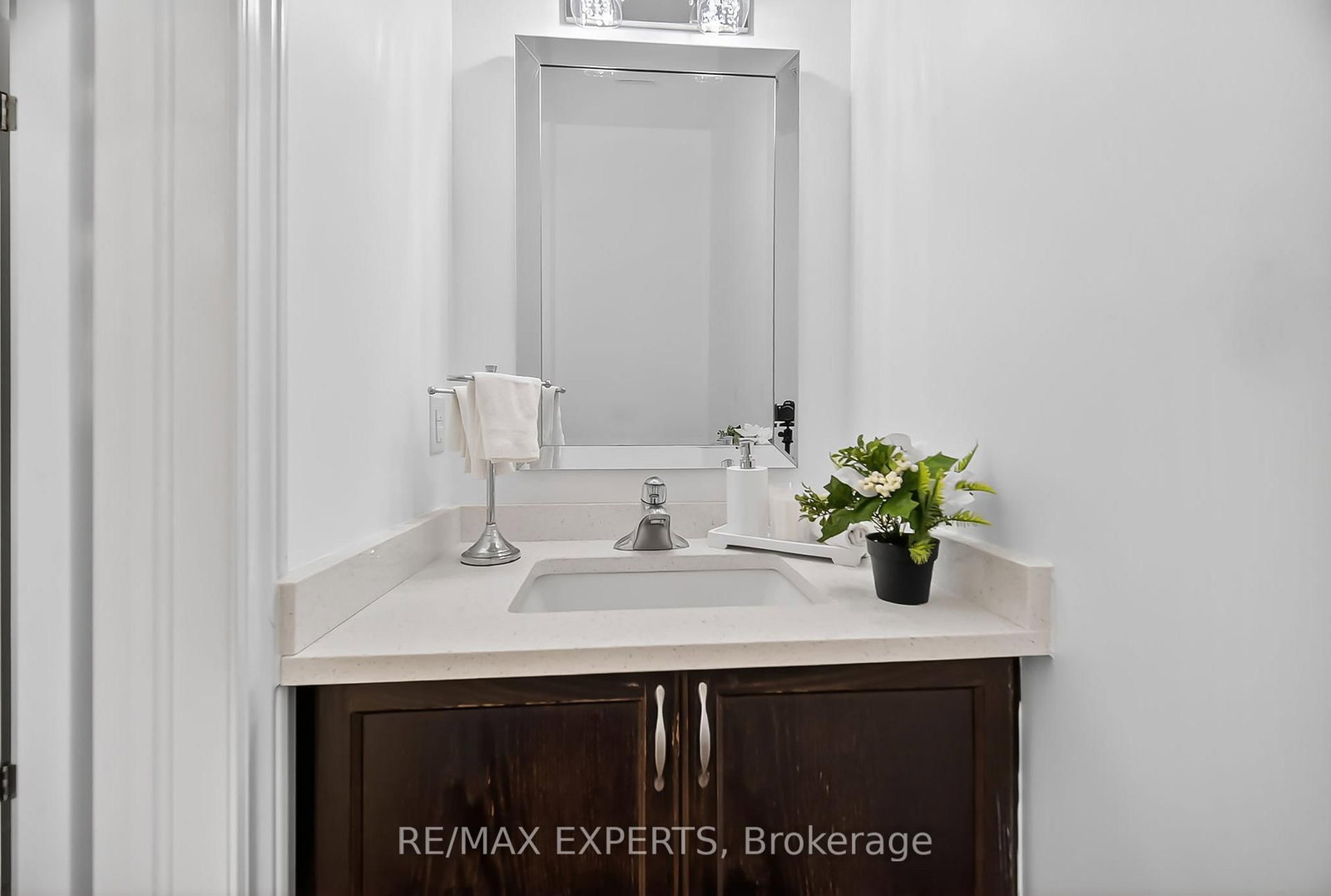 936 Talisman Crescent • London South, ON photo 14