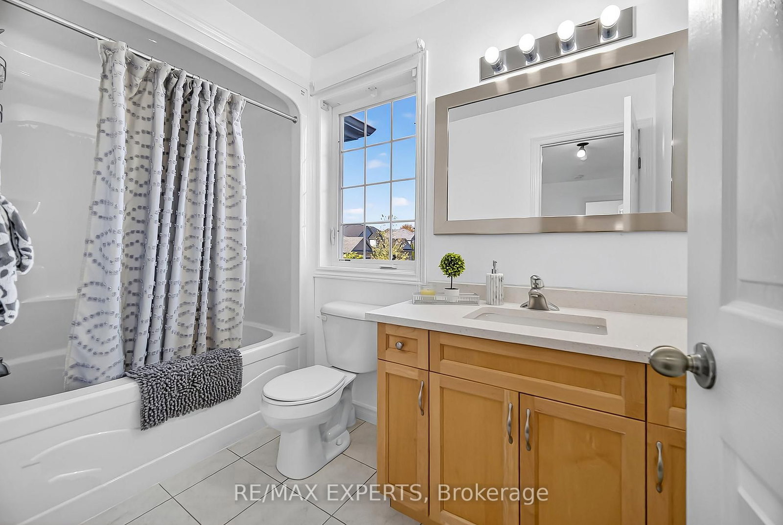 936 Talisman Crescent • London South, ON photo 22