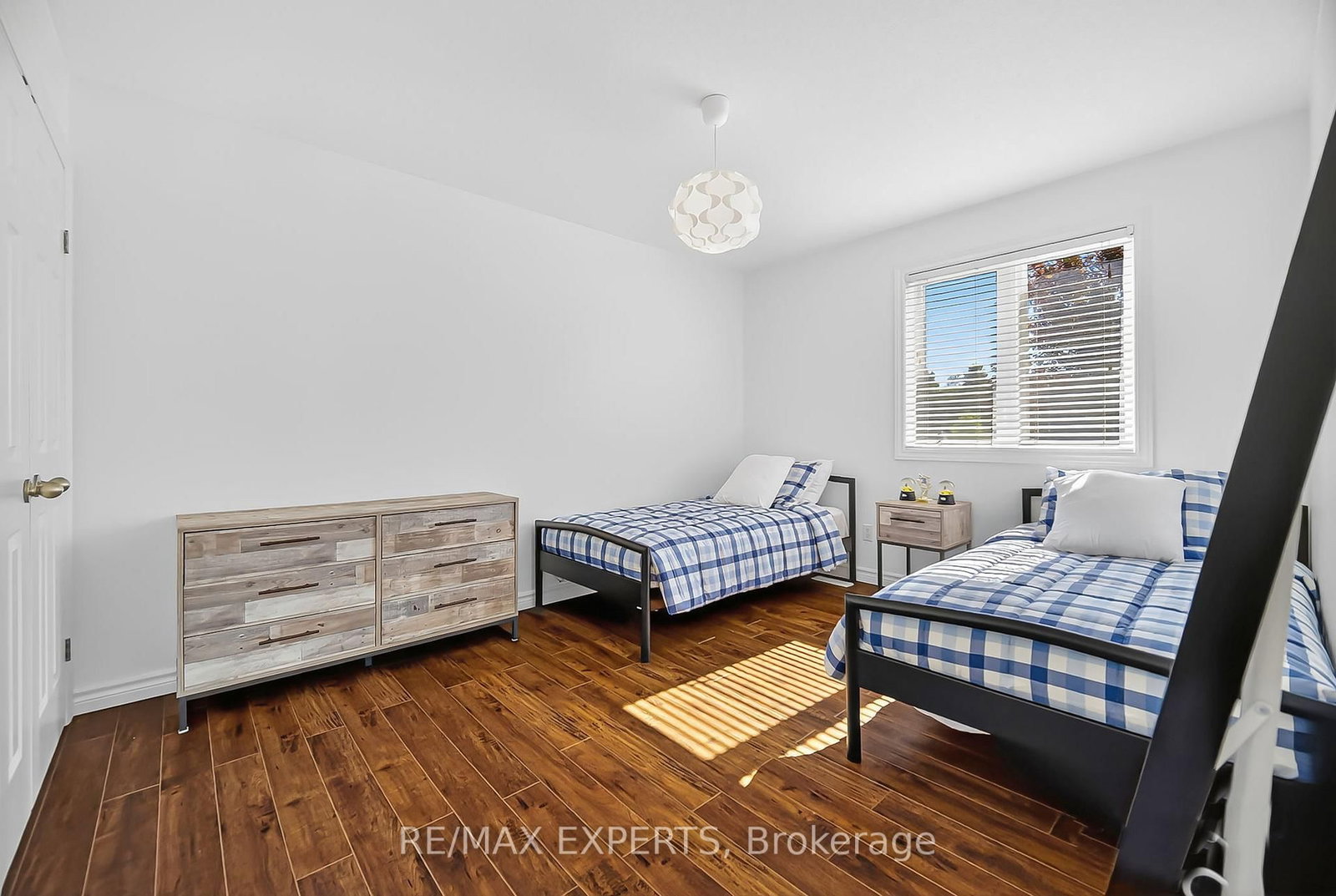 936 Talisman Crescent • London South, ON photo 25