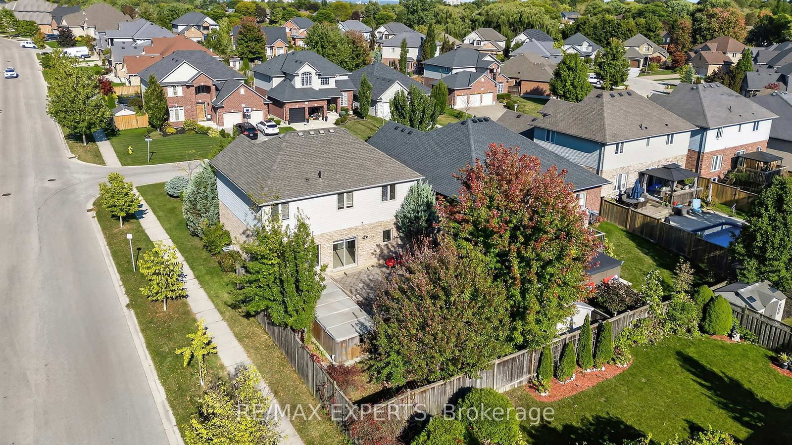 936 Talisman Crescent • London South, ON photo 36