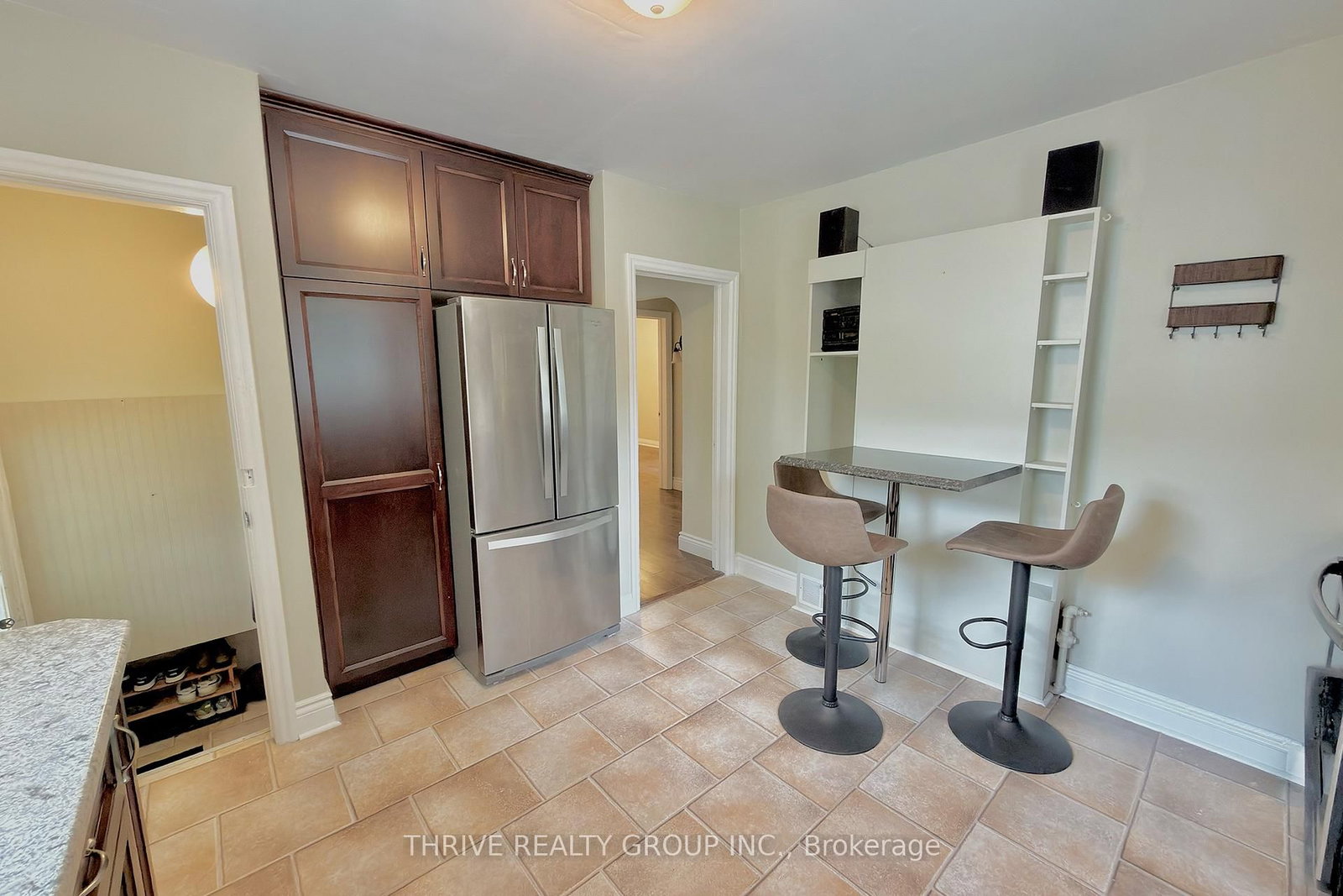 Upper - 538 Quebec Street, London East 4