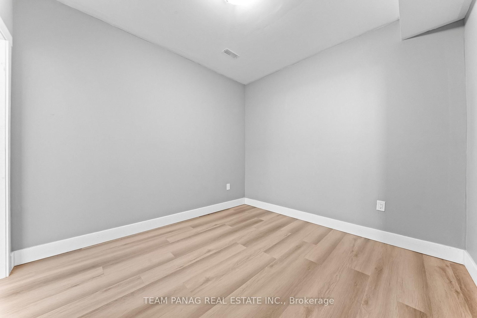 646 West 5th Street • Hamilton, ON photo 38