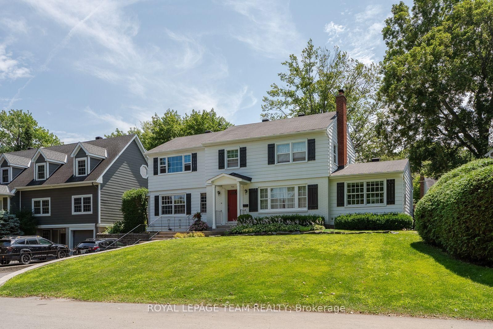 766 Eastbourne Avenue • Ottawa, ON photo 2
