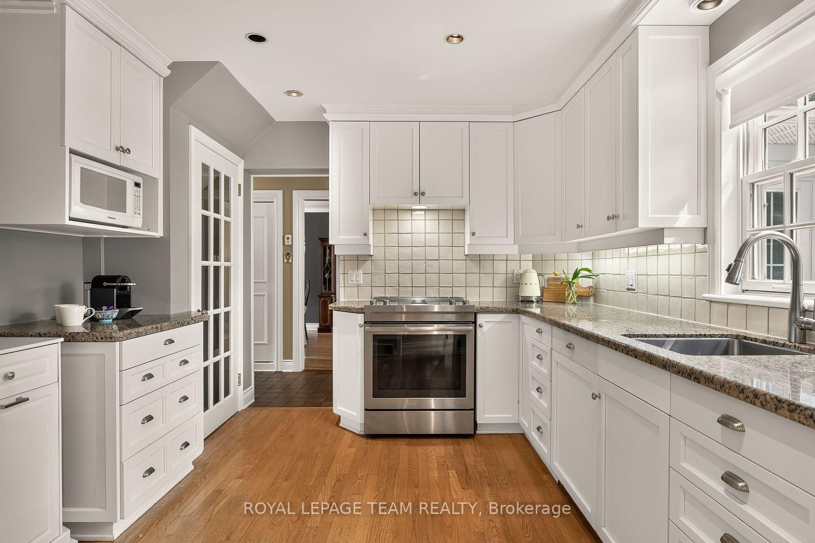 766 Eastbourne Avenue • Ottawa, ON photo 9