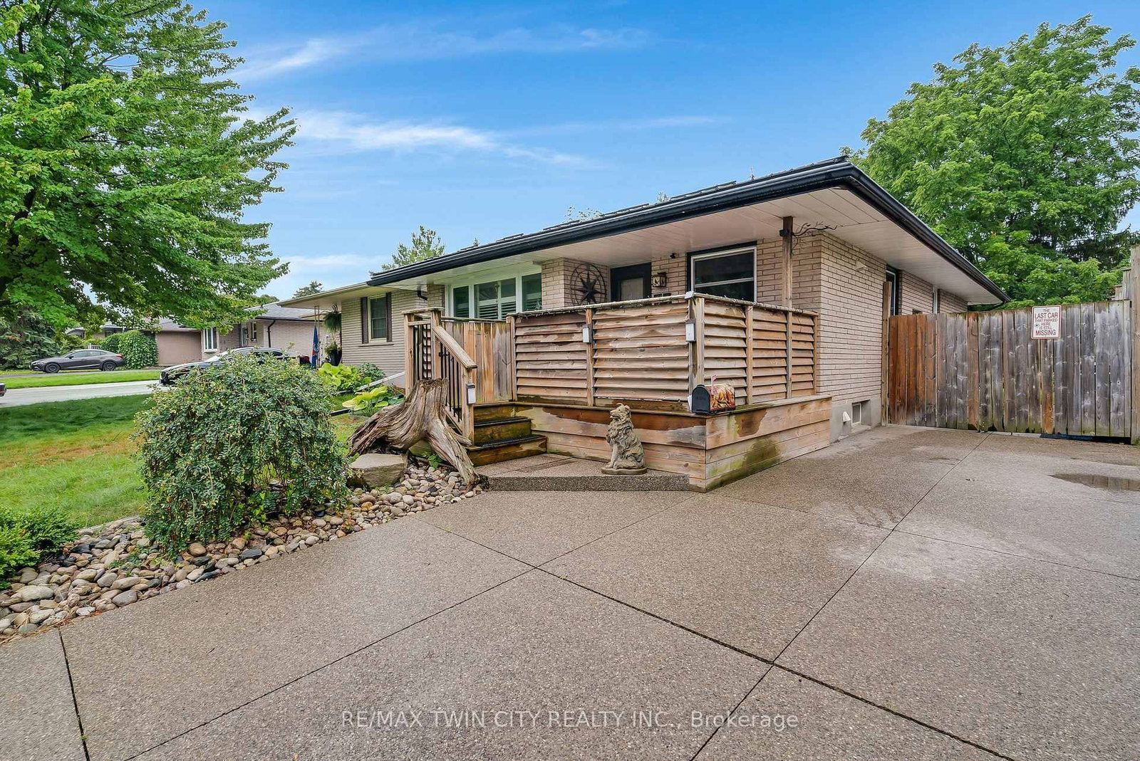 83 Kimberly Crescent • Kitchener, ON photo 3