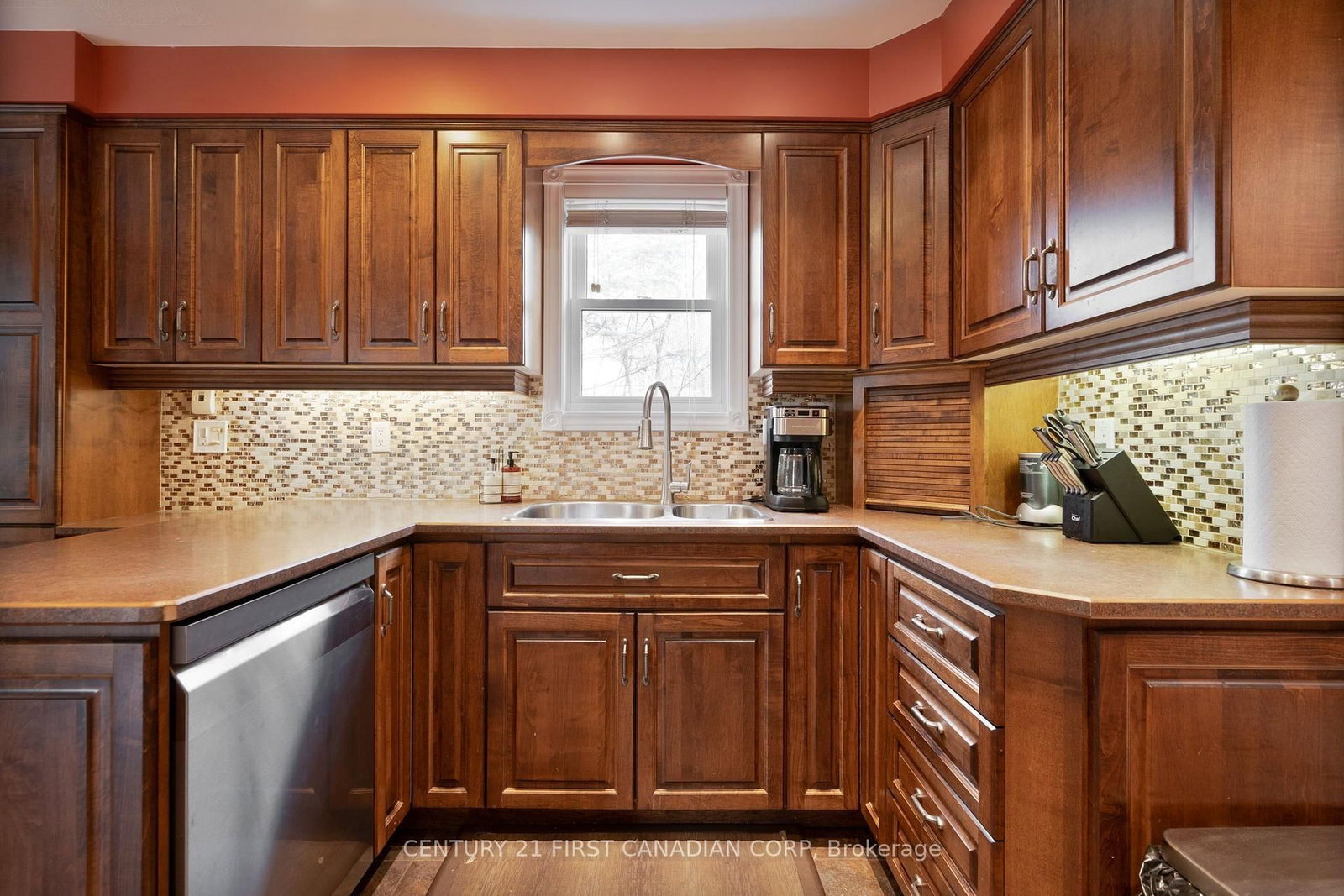 327 Everglade Crescent • London North, ON photo 6