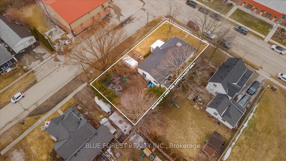 148 Main Street • West Elgin, ON photo 36
