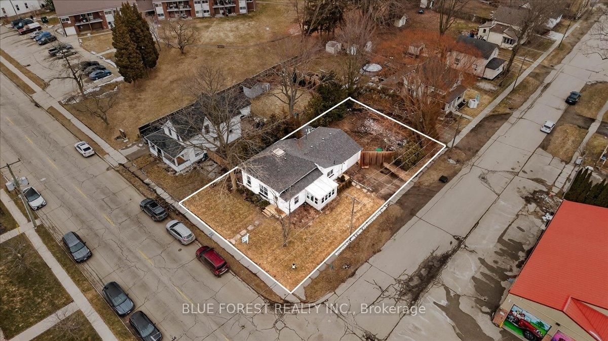 148 Main Street • West Elgin, ON photo 37