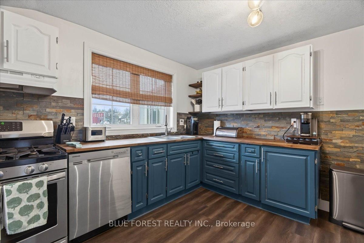 148 Main Street • West Elgin, ON photo 8