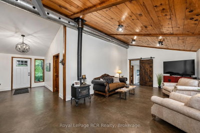 585216 Sideroad 10A • Grey Highlands, ON photo 6