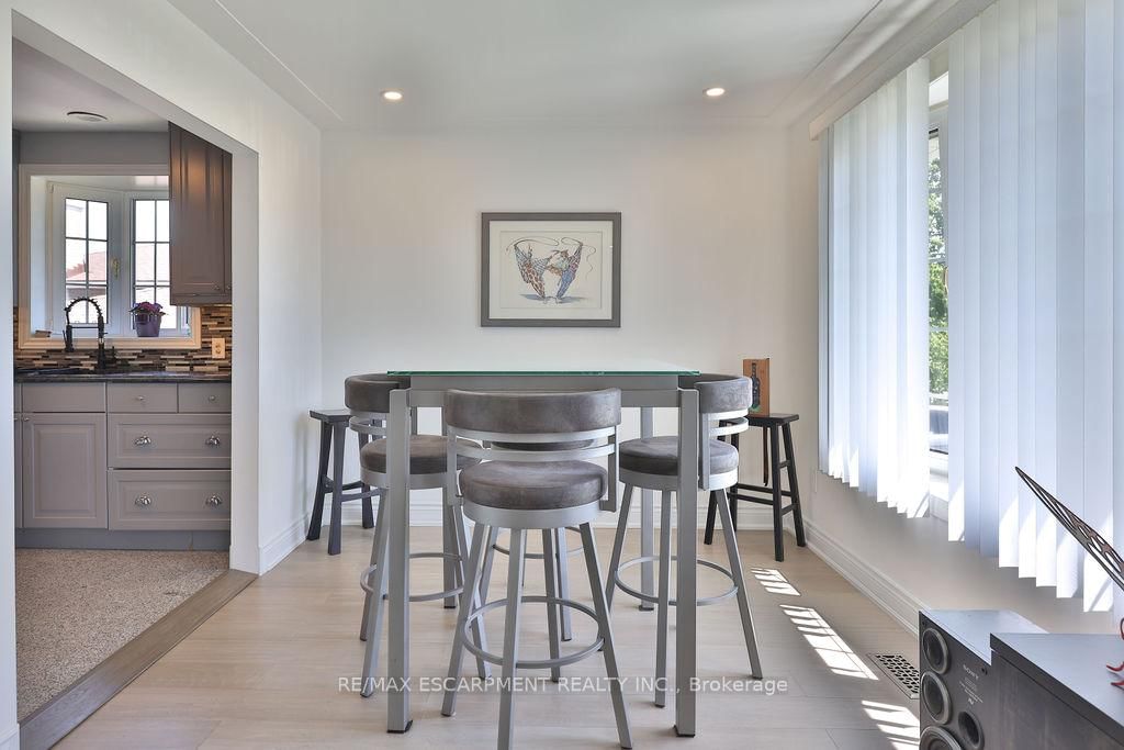 11 Lynwood Drive • Hamilton, ON photo 10