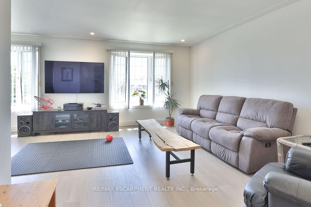 11 Lynwood Drive • Hamilton, ON photo 13