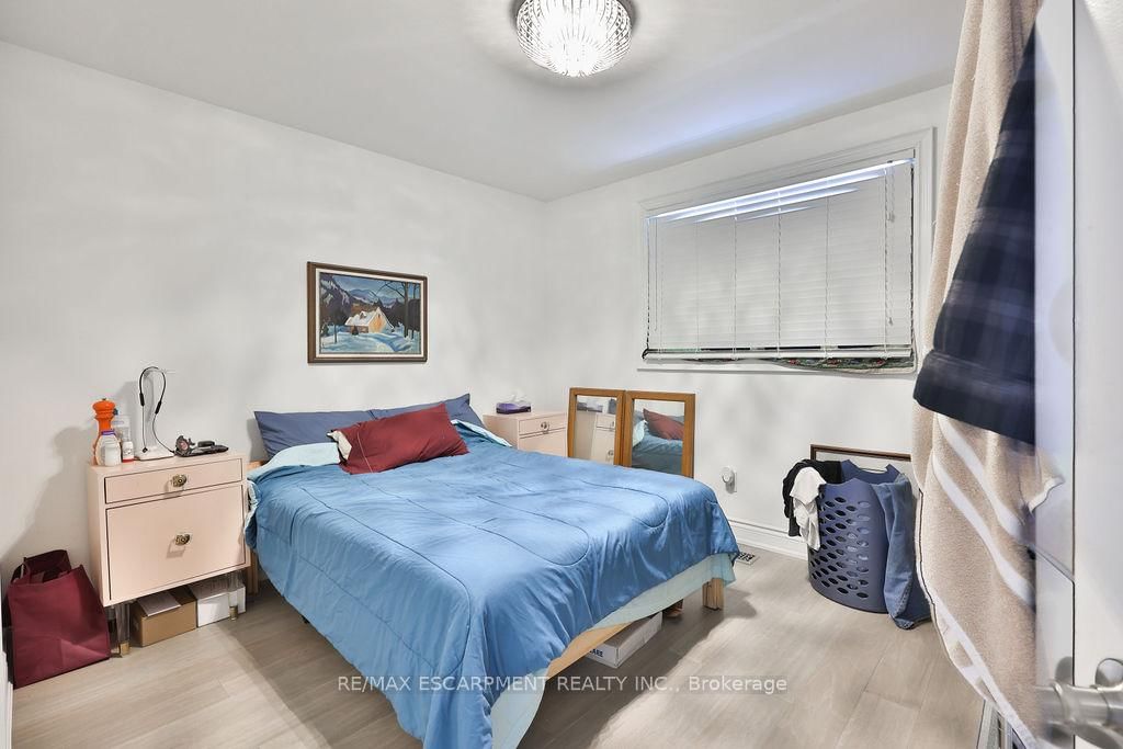 11 Lynwood Drive • Hamilton, ON photo 19