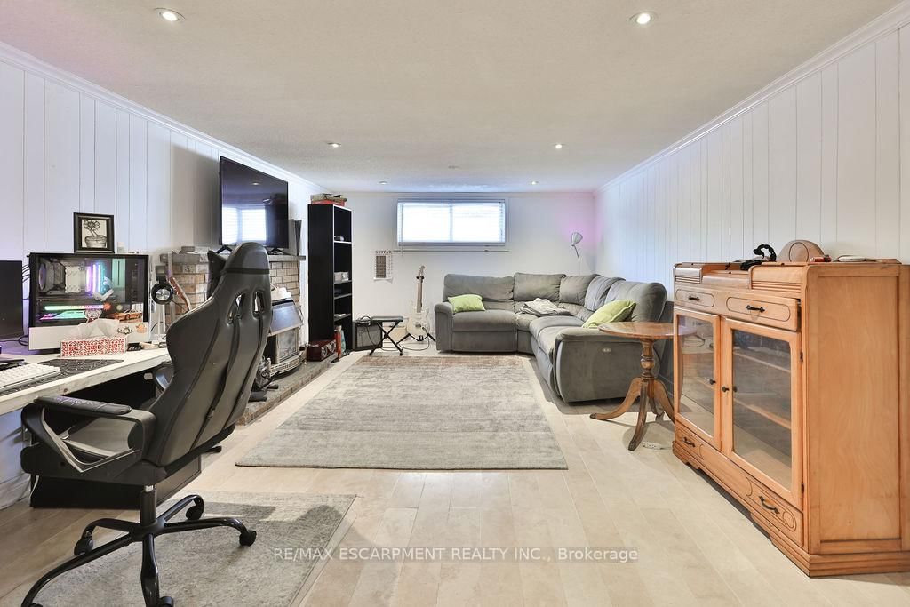11 Lynwood Drive • Hamilton, ON photo 20