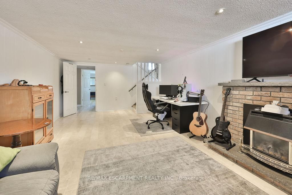 11 Lynwood Drive • Hamilton, ON photo 21