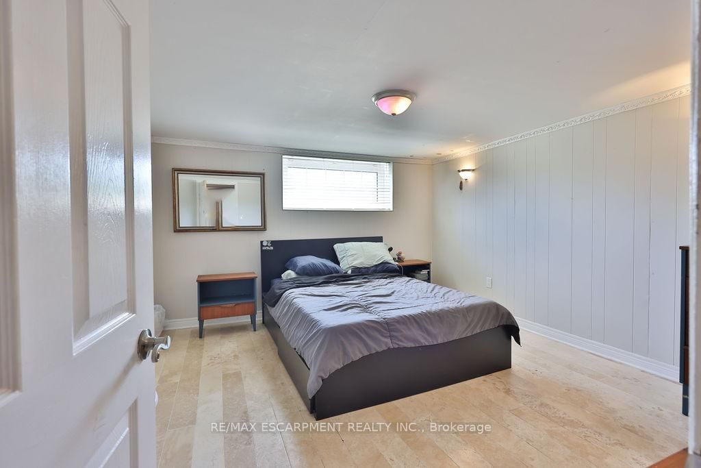 11 Lynwood Drive • Hamilton, ON photo 22