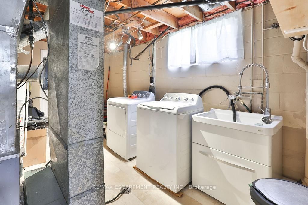 11 Lynwood Drive • Hamilton, ON photo 25