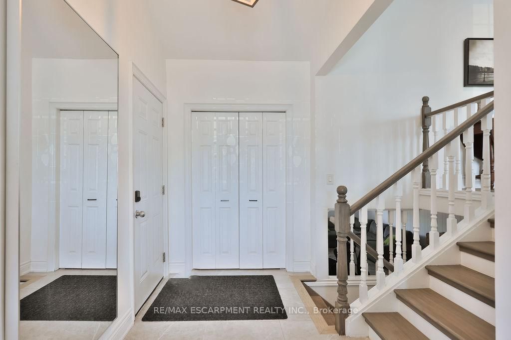 11 Lynwood Drive • Hamilton, ON photo 5