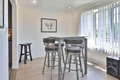 11 Lynwood Drive • Hamilton, ON photo 9