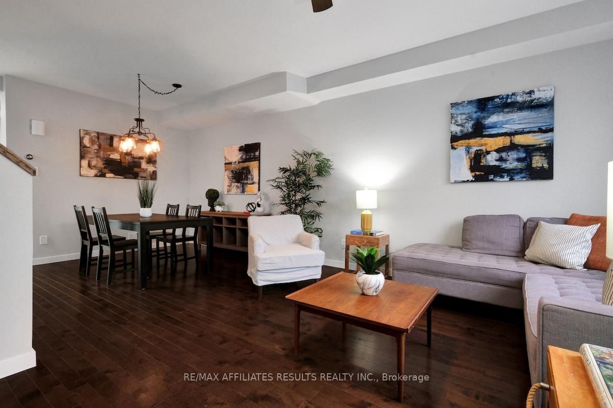 78 Songbird Private • Ottawa, ON photo 12