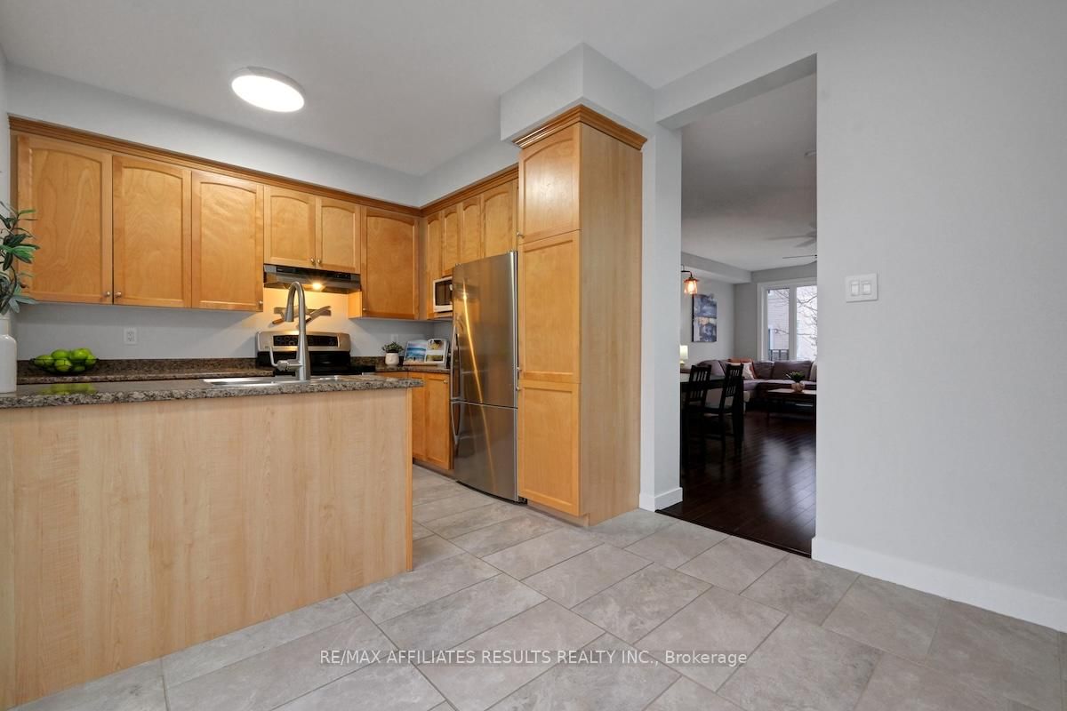 78 Songbird Private • Ottawa, ON photo 18