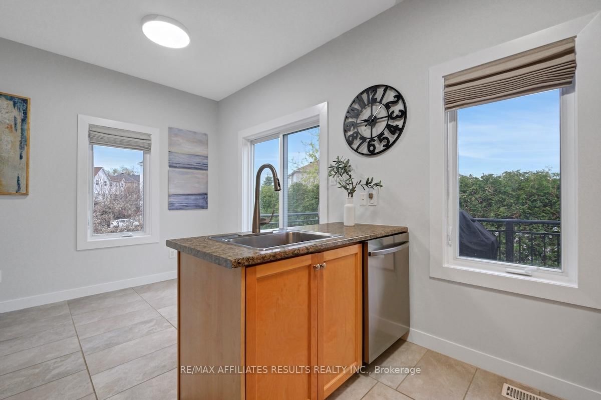 78 Songbird Private • Ottawa, ON photo 21
