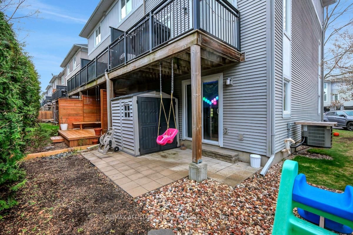 78 Songbird Private • Ottawa, ON photo 37