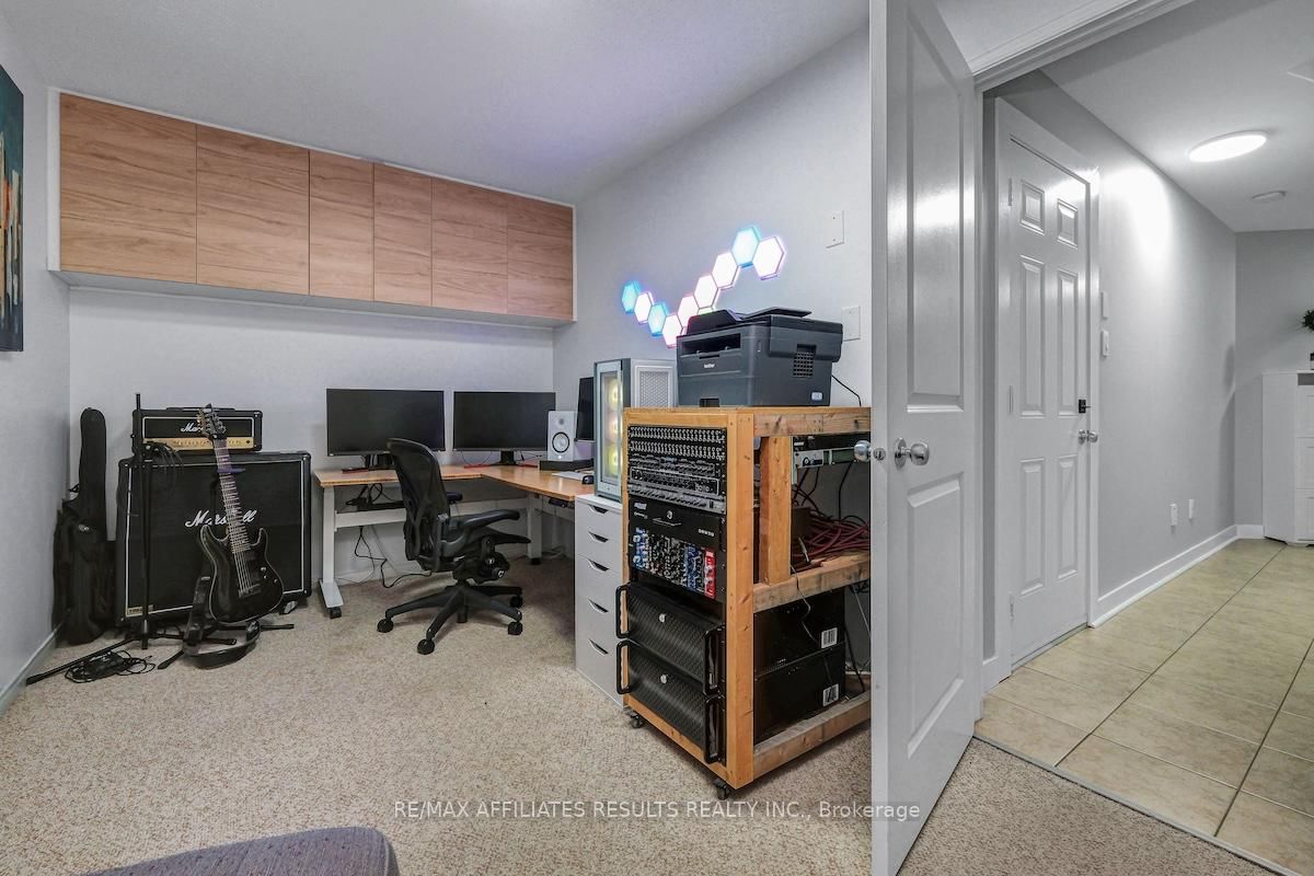 78 Songbird Private • Ottawa, ON photo 9